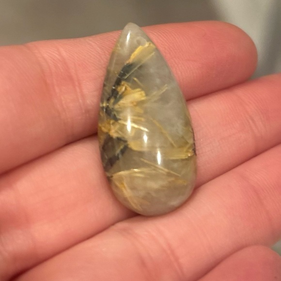 Golden rutile star 🌟 with hematite inclusions Elegant Teardrop Pendant - Picture 11 of 12